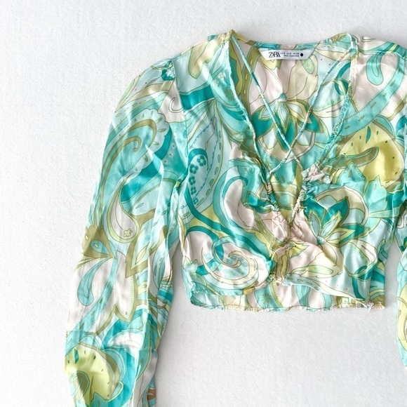 Retro Crop Front Blouse - Picture 2 of 7